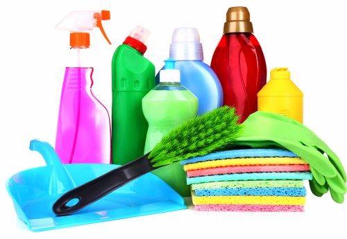Professional steam carpet cleaning in a Yeading living room